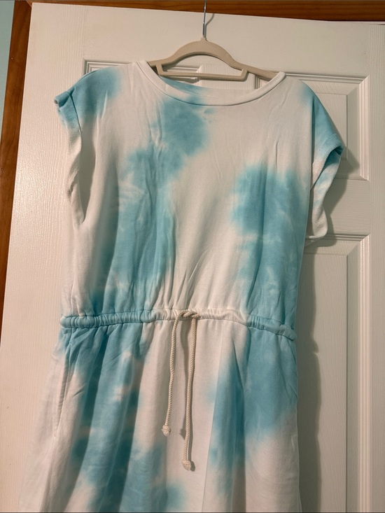 Lou & Grey Dresses & Skirts - Lou & Grey Blue and White Tie-Dye Pullover